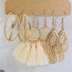 Gold and Cream Filigree Tassel Earrings
0431